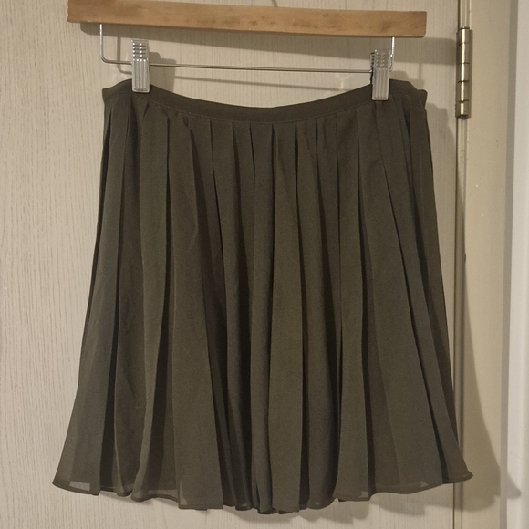 Madewell Olive Green Pleated Mini Skirt - Picture 1 of 3